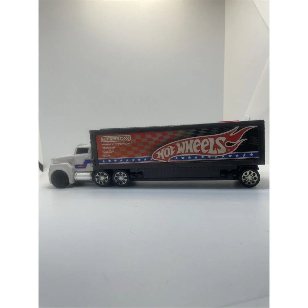 Hot Wheels Fast Track Car Hauler And‎ Launcher 2008